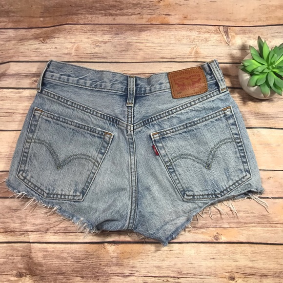 Levi's Pants - LEVIS 🔴 Denim shorts Raw Hem